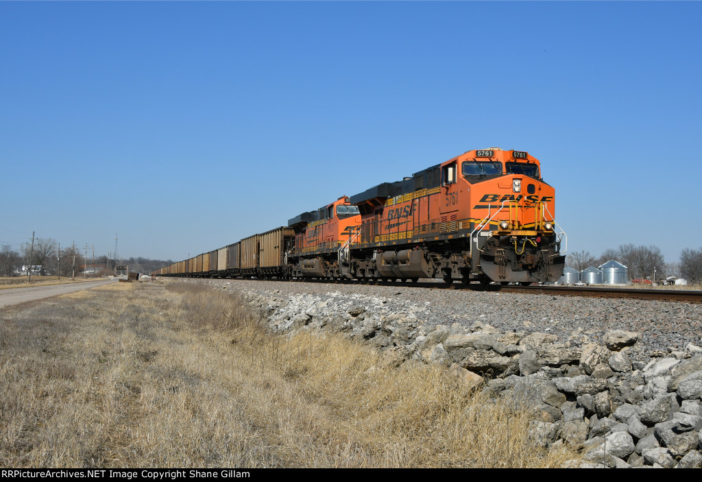 BNSF 5761